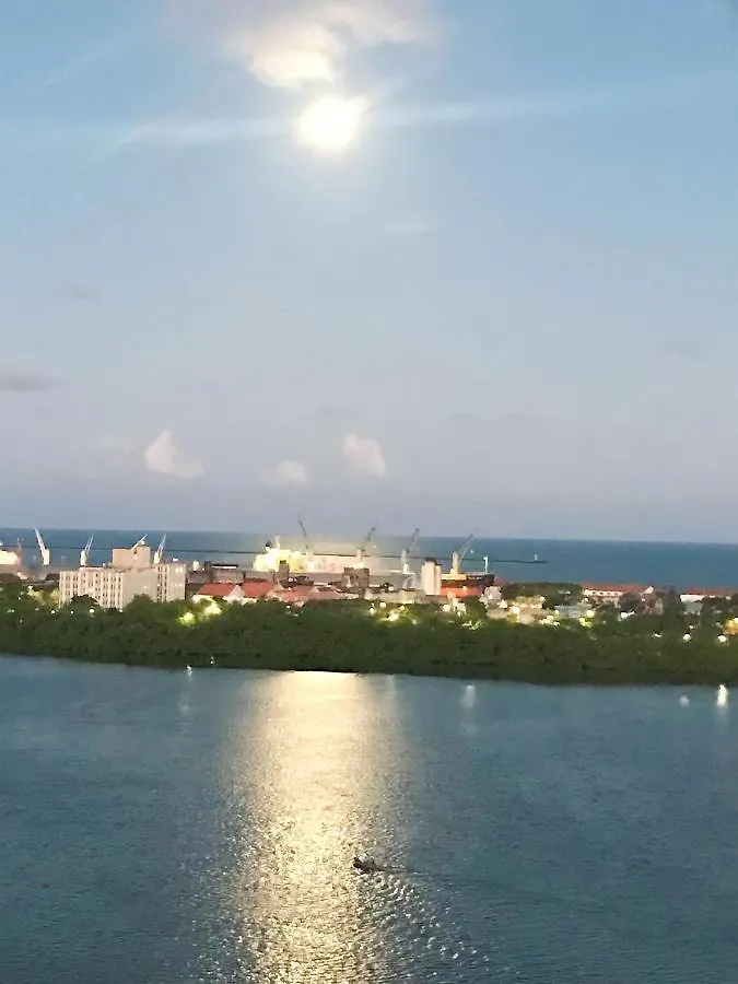 Aconchegante, Otima Localizacao E Vista Para O Mar Recife